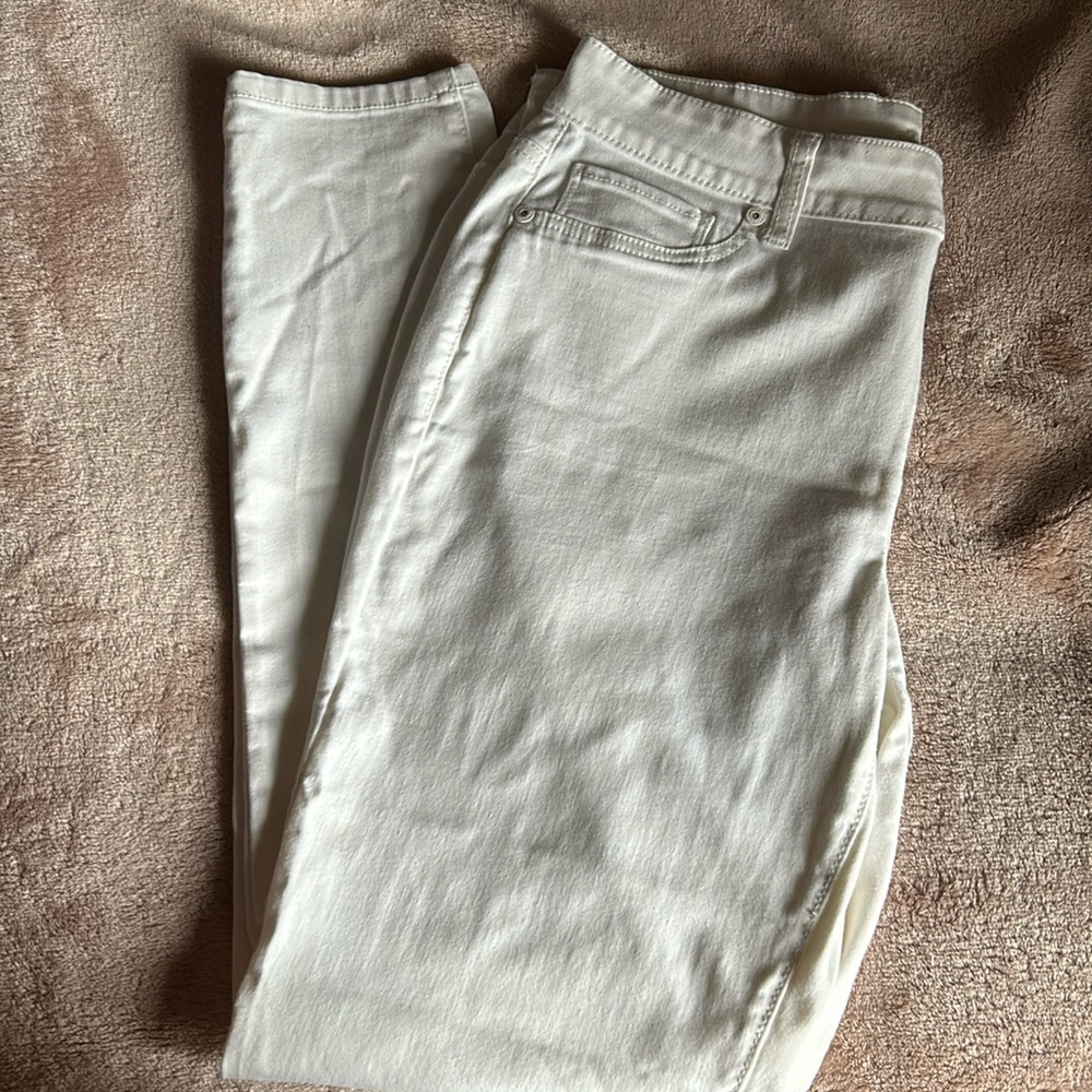 Maurice’s White Jeggings Size L